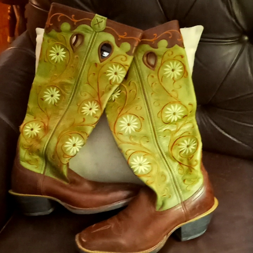 Twenty X tall womans 7 1/2  boots